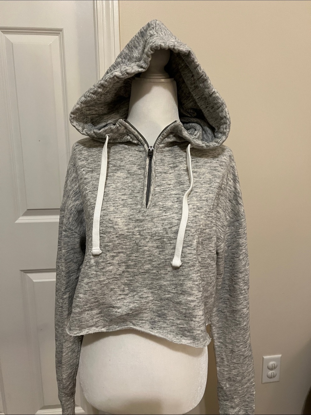 Hollister Light Gray Hooded Half-Zip Cropped Sweatshirt size XS